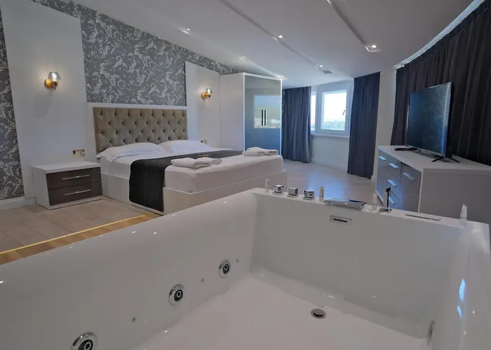 ホテル 3d ティラナ